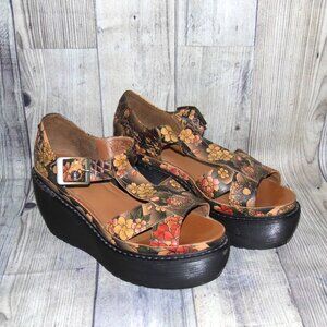 DR. MARTENS Adaya Tan Tattoo Floral Wedge Sandals Womens Size 9